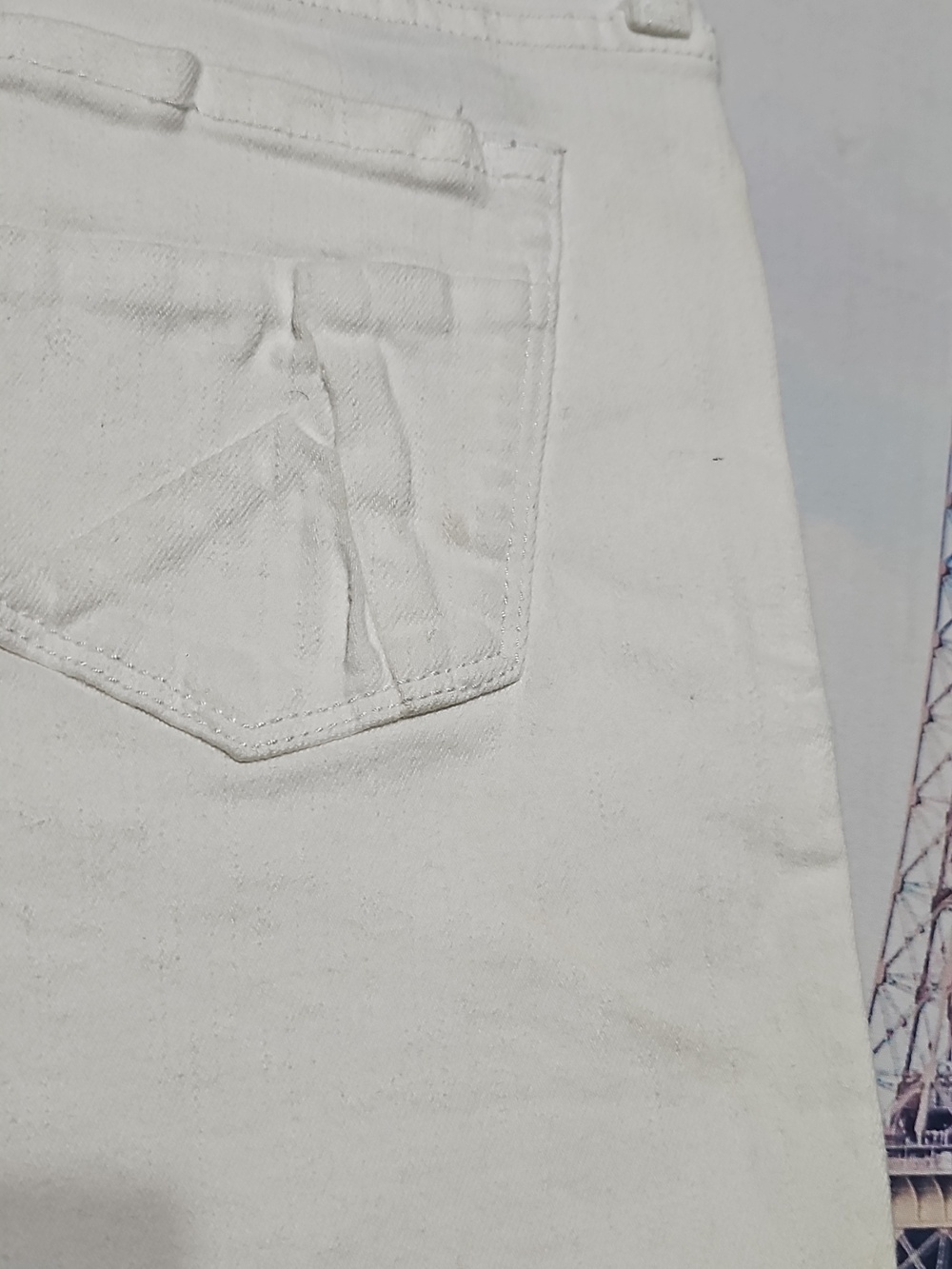 Dear John White Shorts‎ Size 28 - Picture 3 of 5